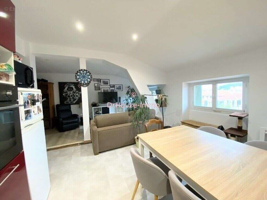 Appartement à SAINT-ETIENNE