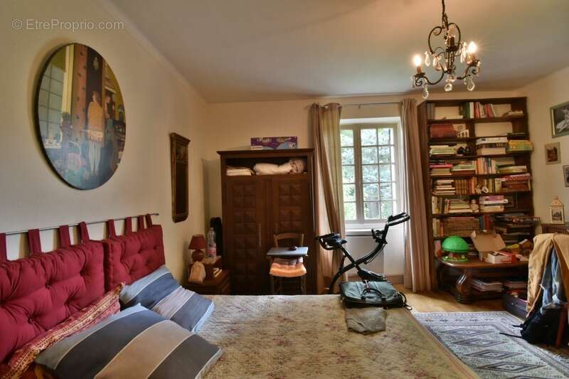 Maison à LE PONT-CHRETIEN-CHABENET