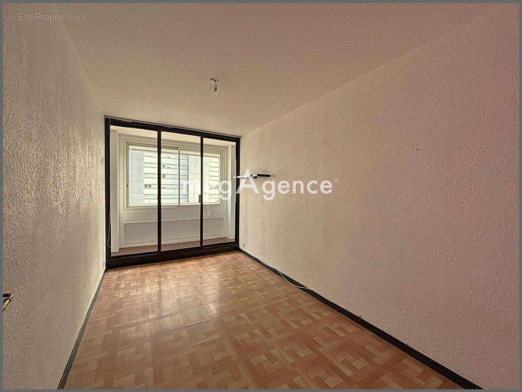 Appartement à LYON-9E