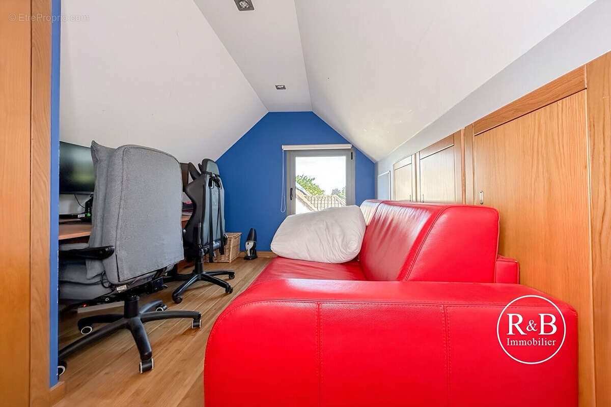 Maison à LES CLAYES-SOUS-BOIS