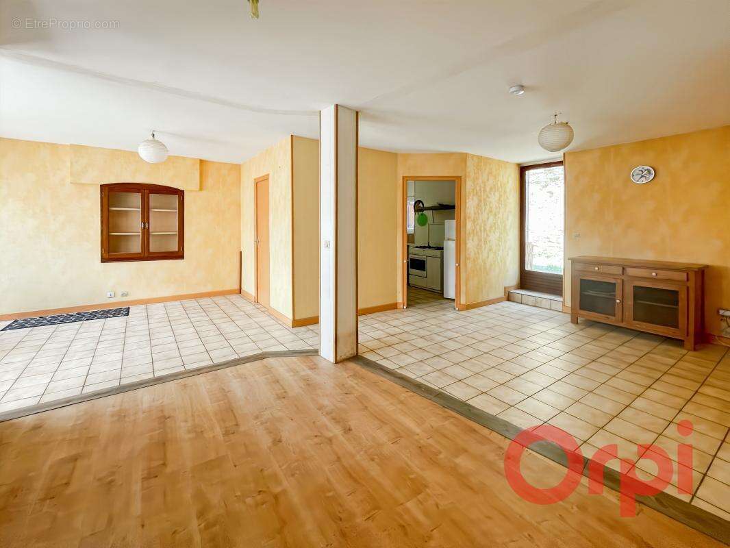 Maison à LURCY-LEVIS