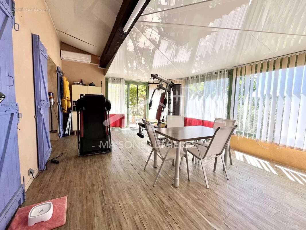 Maison à ROUSSILLON