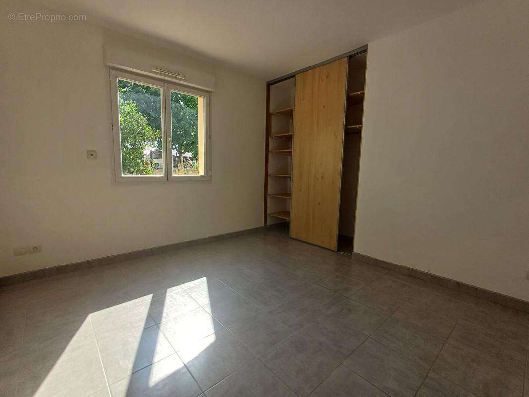 Maison à MONCETZ-LONGEVAS