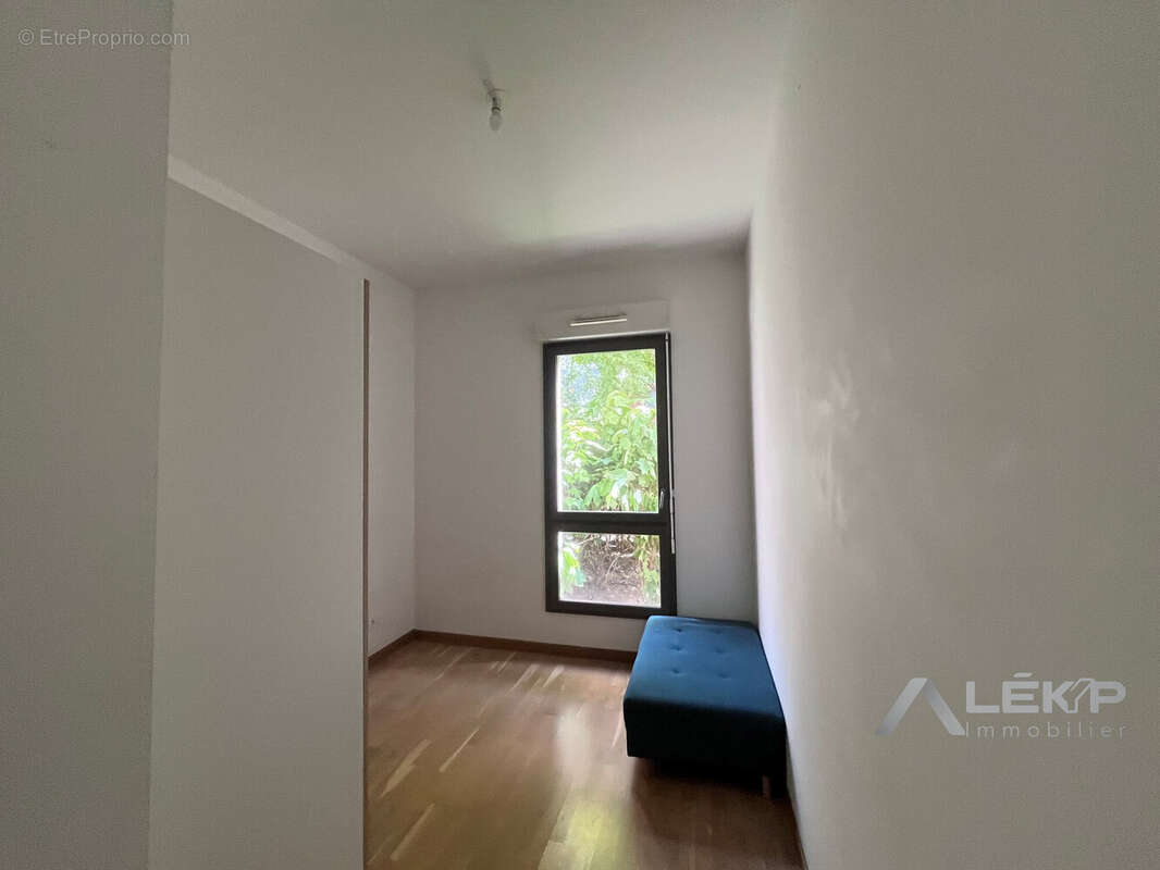 Appartement 65 m² à Nanterre  - photo 6