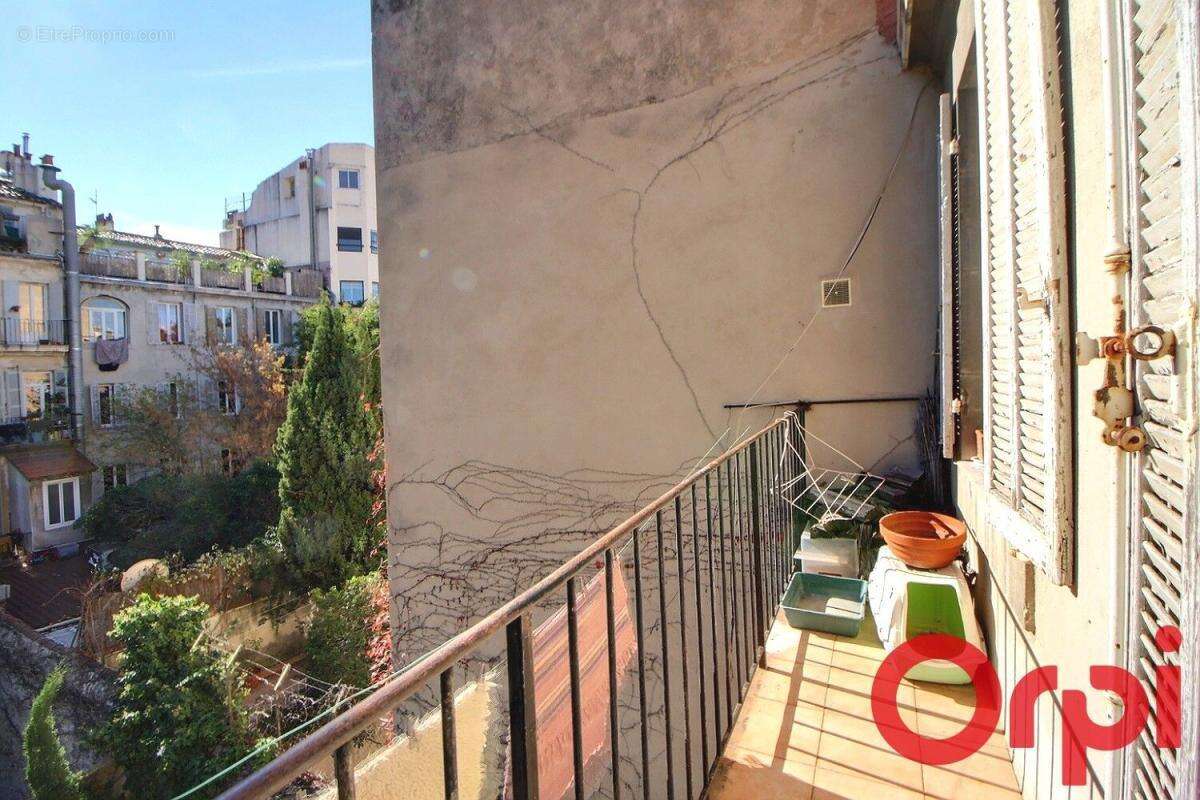 Appartement à MARSEILLE-1E