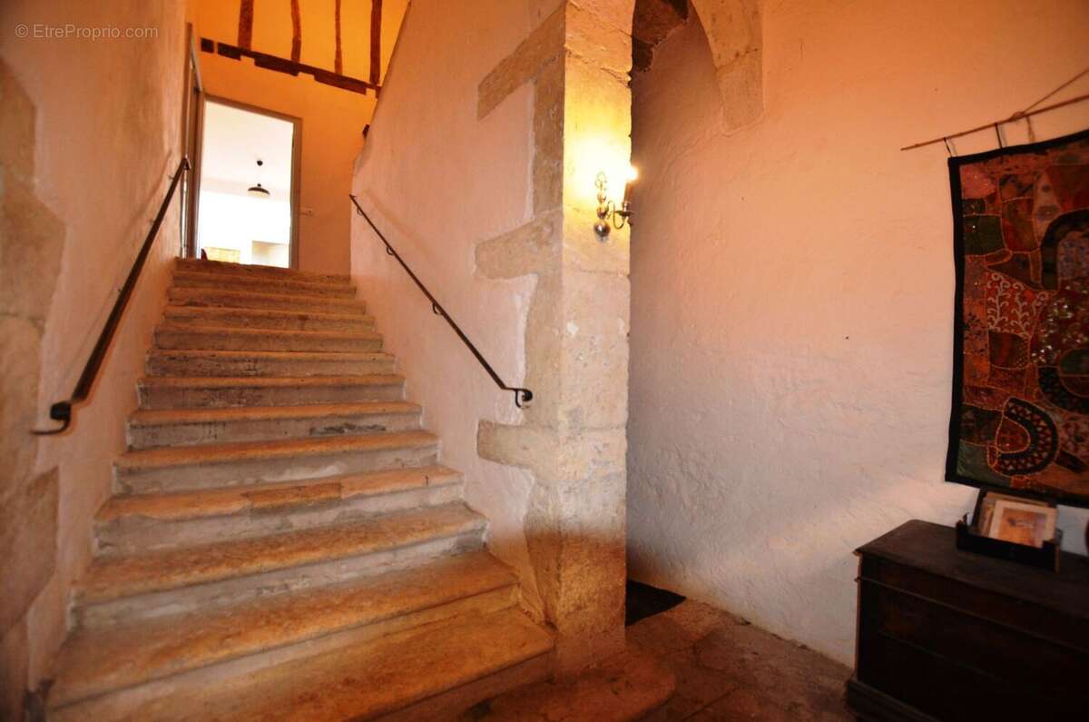 092 - Maison à BIRAN