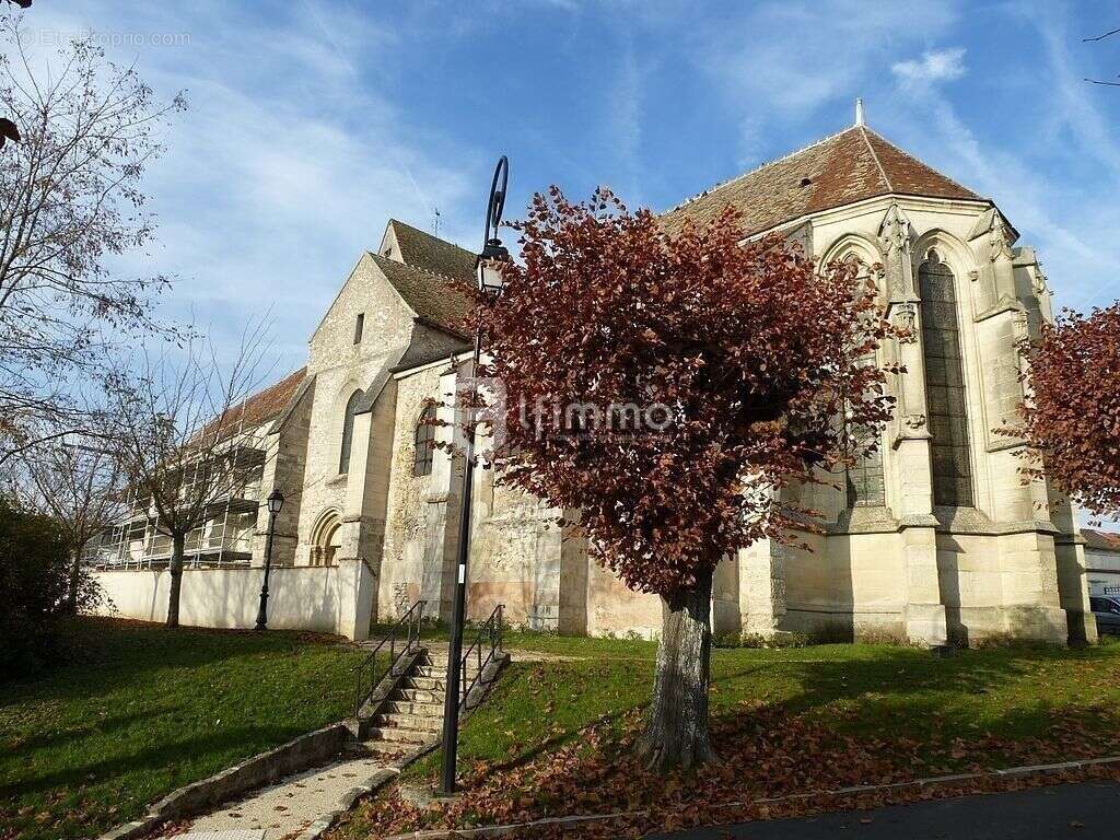 Terrain à COUILLY-PONT-AUX-DAMES