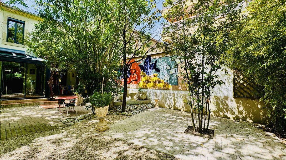 Exceptionnel - centre de carcassonne - maison de 340m2 avec jardin clos - photo 2