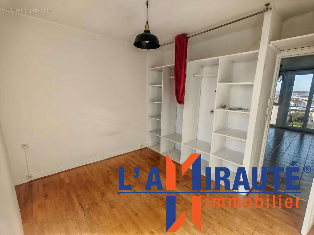 Appartement à SARTROUVILLE