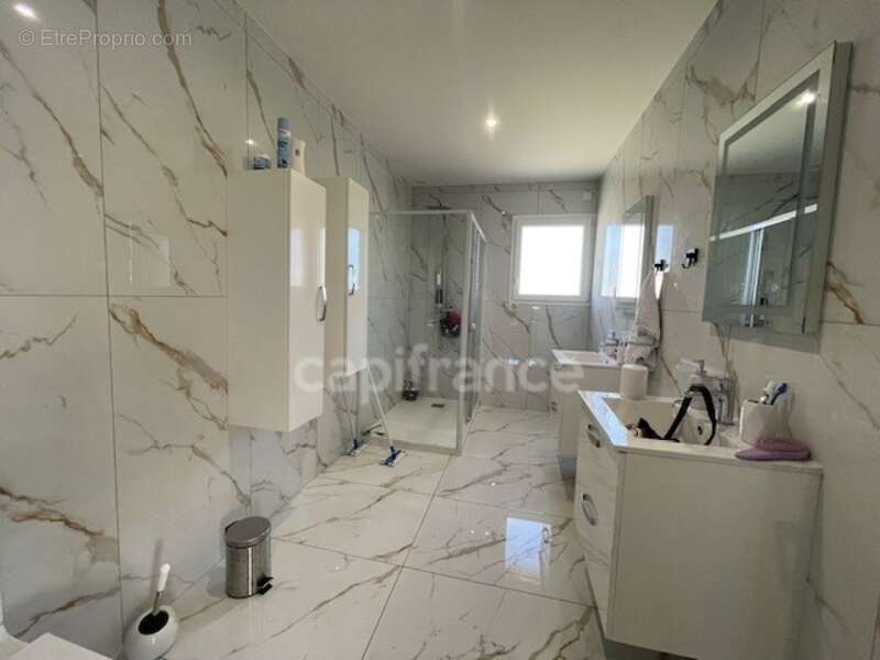 Maison plain pied à vendre 5 pièces JUGEALS NAZARETH - photo 11