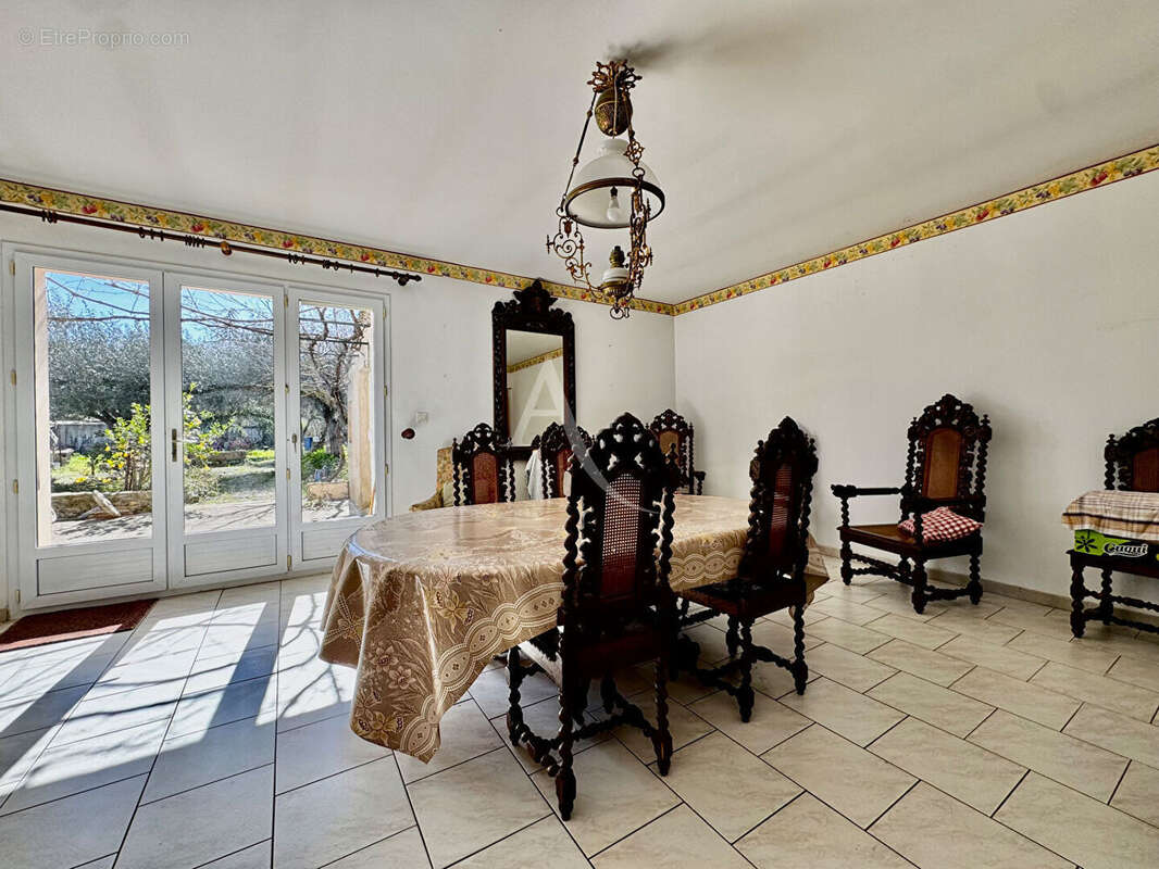 Maison à SAINT-LAURENT-DE-LA-CABRERISSE