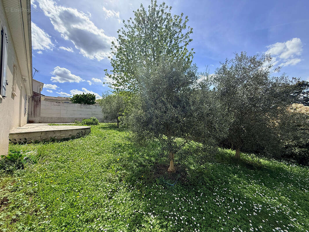 Maison Magnac Sur Touvre 6 pièce(s) 132 m2 - photo 3