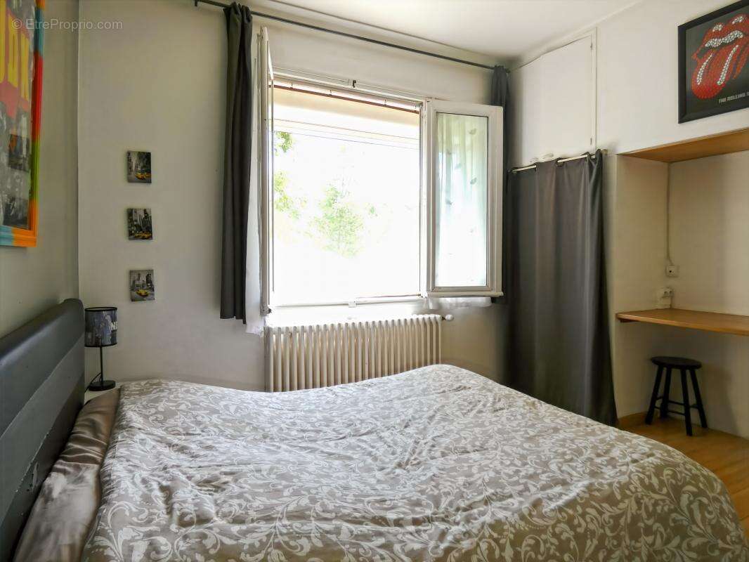 Maison à LAUDUN-L'ARDOISE