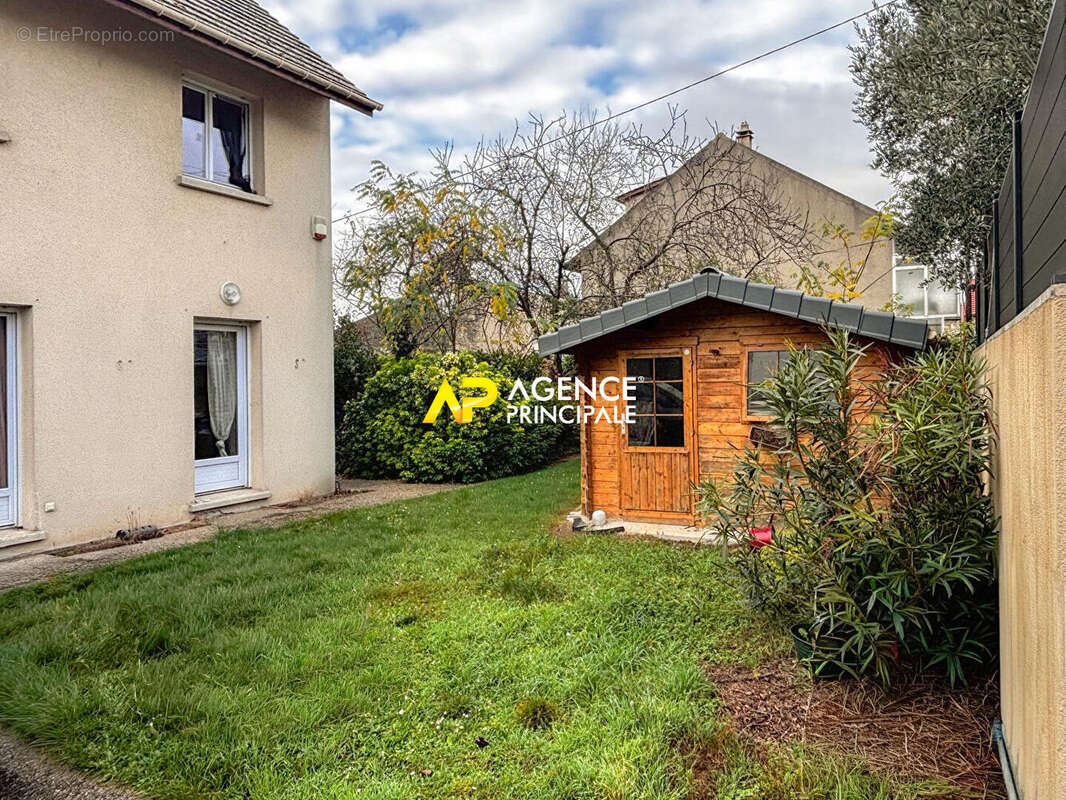 Maison à SARTROUVILLE