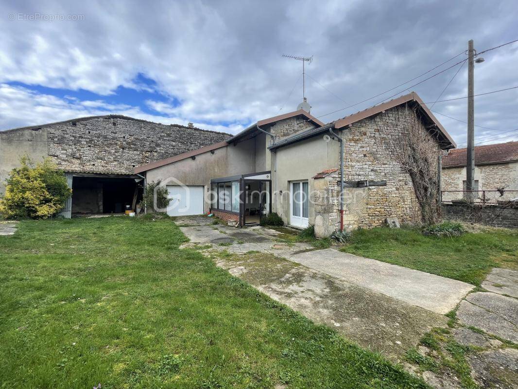 Maison à WASSY