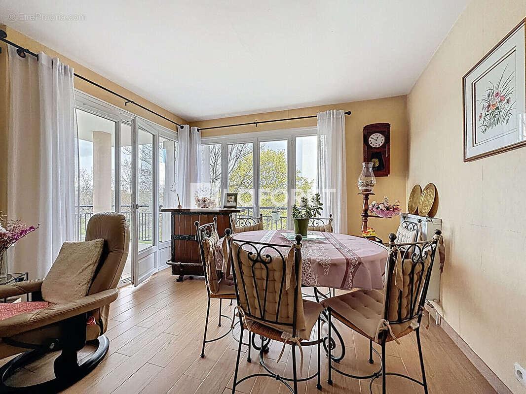 Appartement à MAUREPAS