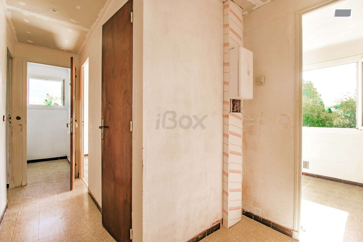 Toulon est - appartement 3 pieces - 2 chambre - balcon - parking collectif -cave - photo 6