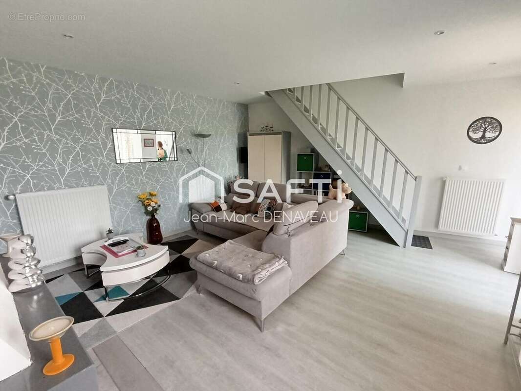 Maison 220 m² à Ceaux-En-Loudun  - photo 2