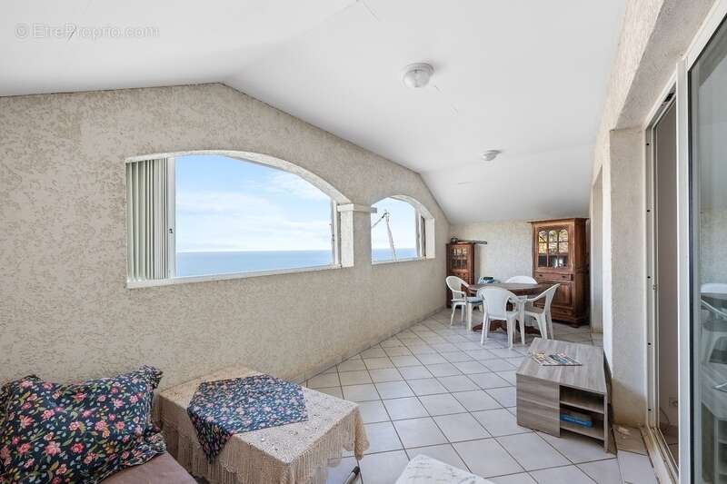 À vendre – villa d’exception avec vue panoramique sur mer et port – saint-gilles les bains - photo 7