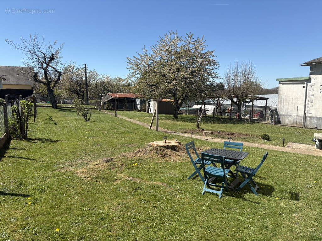 Maison à ARNAC-POMPADOUR