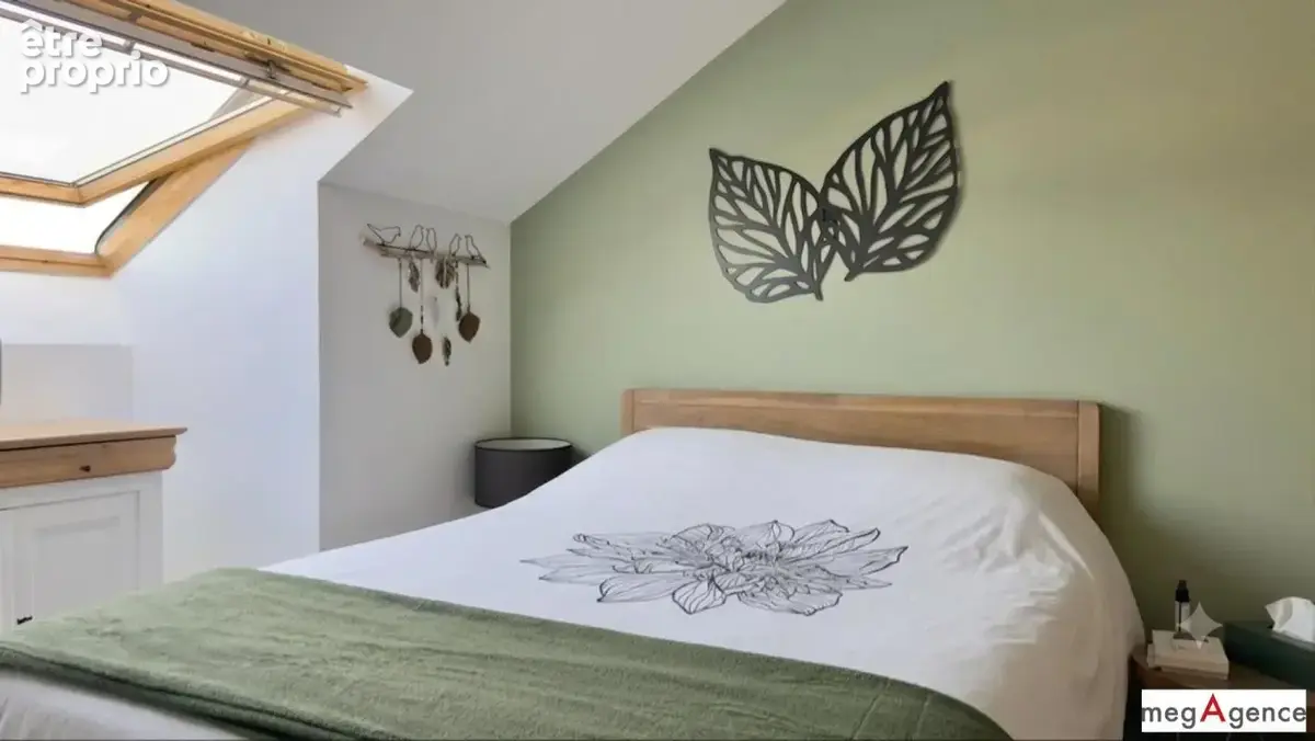 Appartement duplex rénové, spacieux, vue dégagée - photo 4