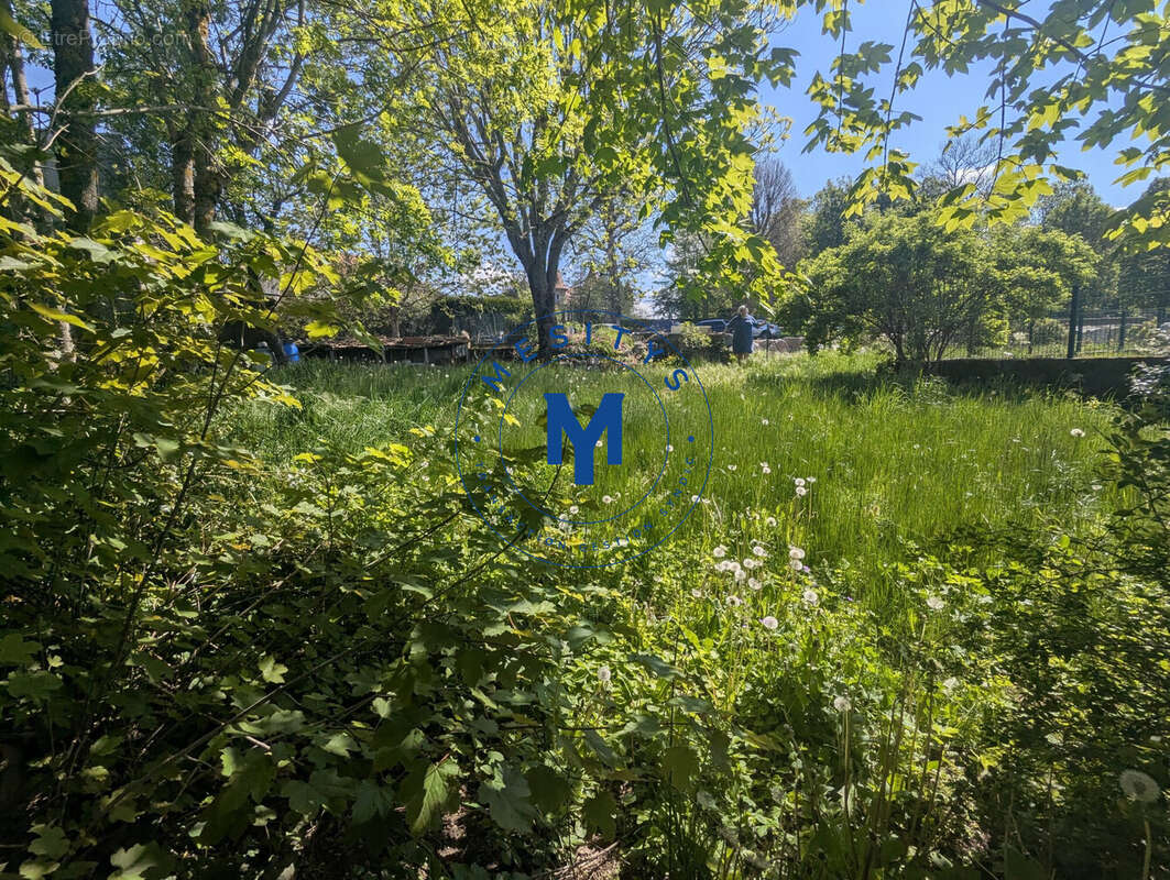 Maison à SAINT-ROMAIN-LACHALM