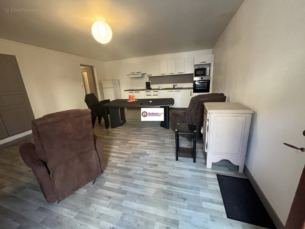 Appartement à LE MELE-SUR-SARTHE