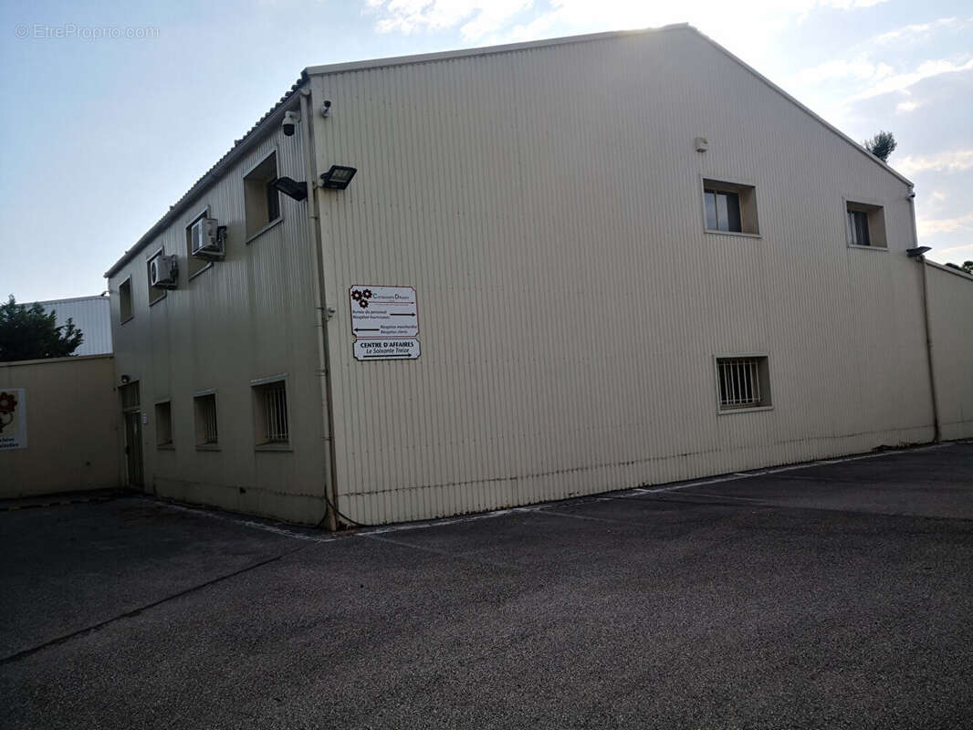 Commerce à ROQUEBRUNE-SUR-ARGENS