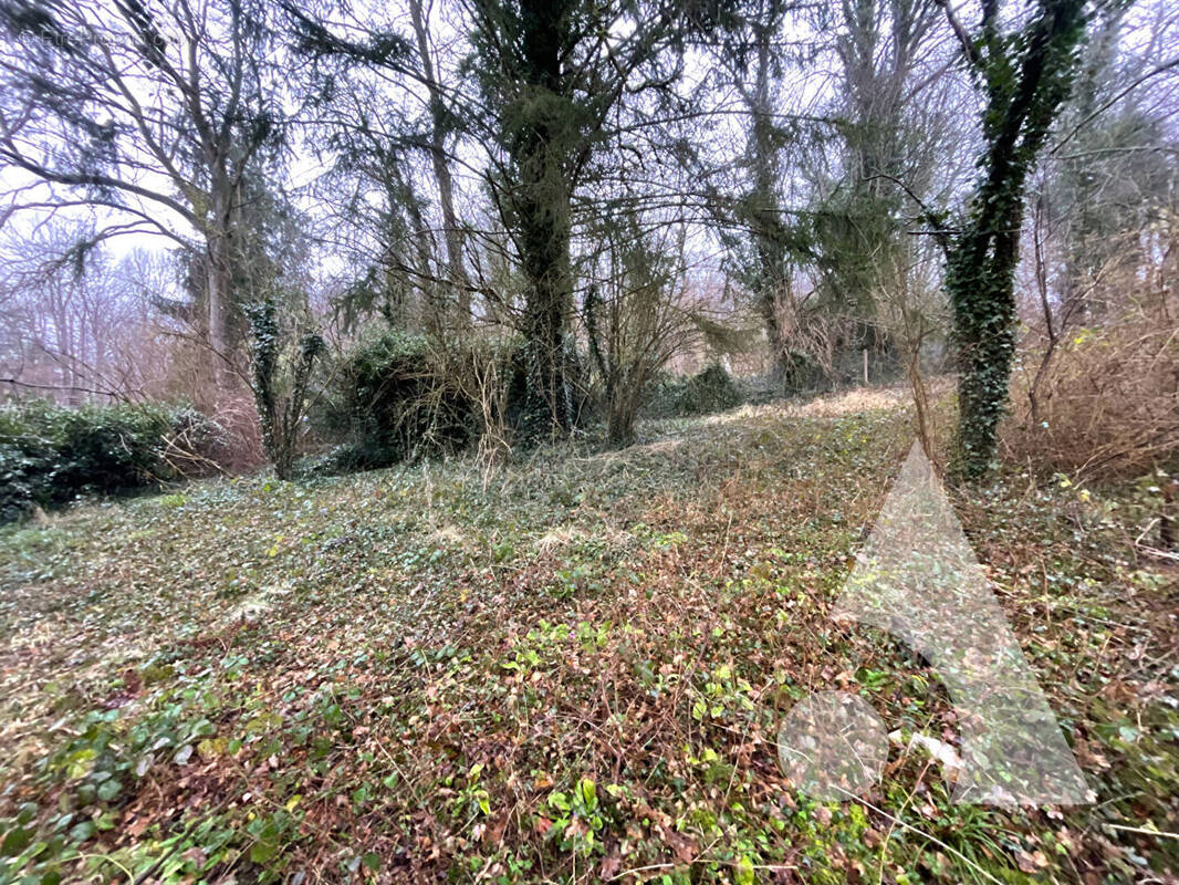 Terrain à PIERREFONDS