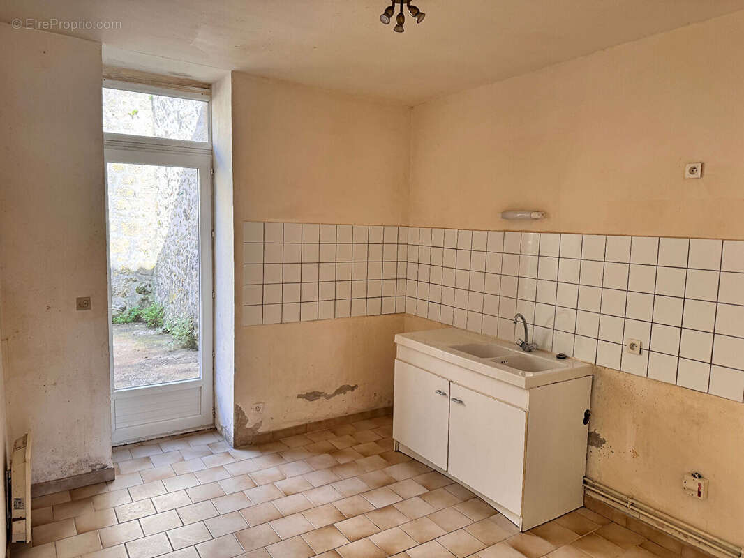Maison à TONNAY-CHARENTE