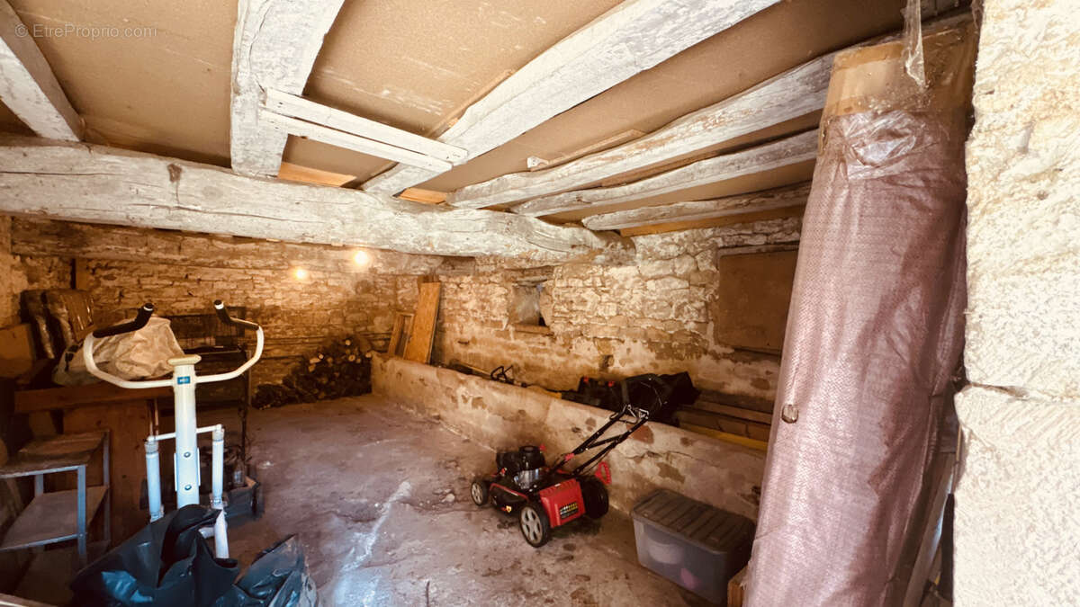 Maison à VAULT-DE-LUGNY