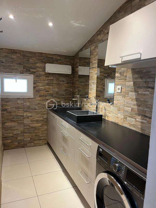 Appartement à L'ISLE-SUR-LA-SORGUE