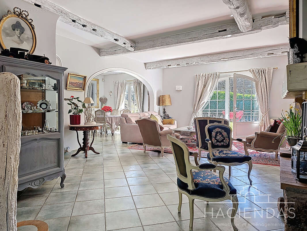 Maison à MEYRARGUES