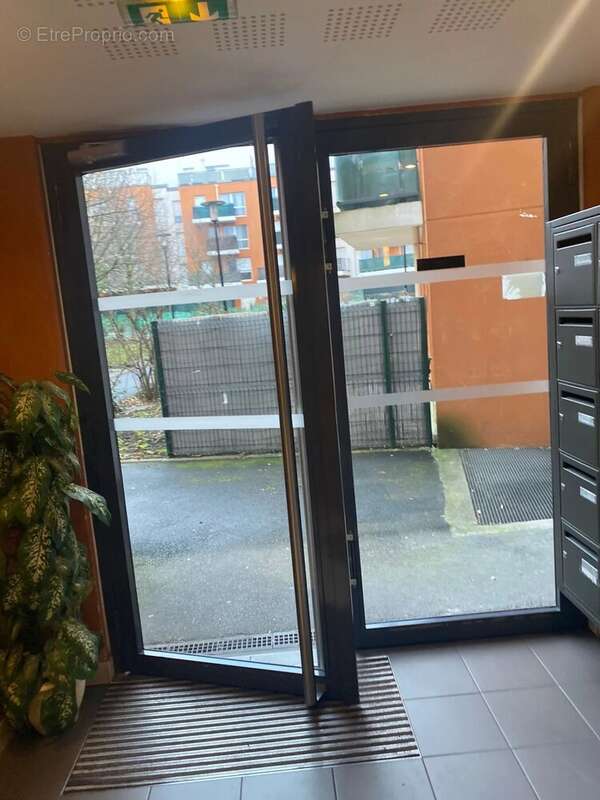 Appartement F3 avec loggia et parking – Résidence ALLEGORIA à Argenteuil - photo 8