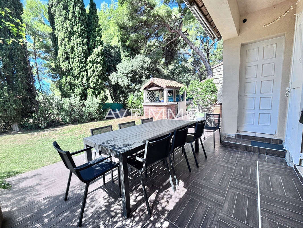 Saint-cyr-sur-mer   maison avec piscine a proximité  du village - photo 4