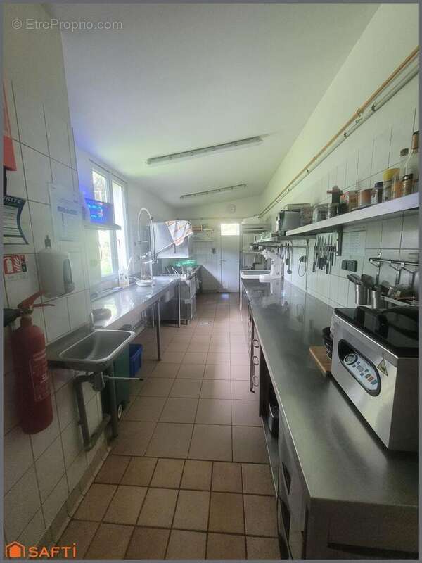 Photo 2 - Commerce à PARTHENAY