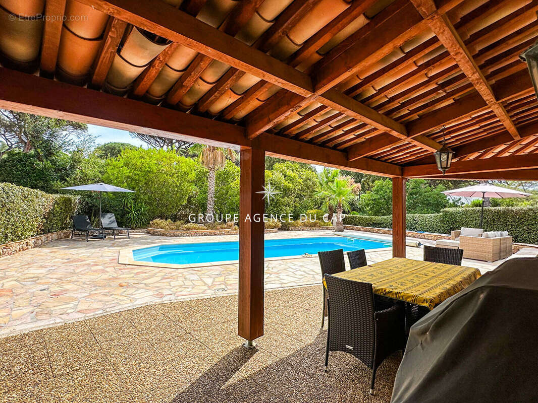 Maison à LES ISSAMBRES