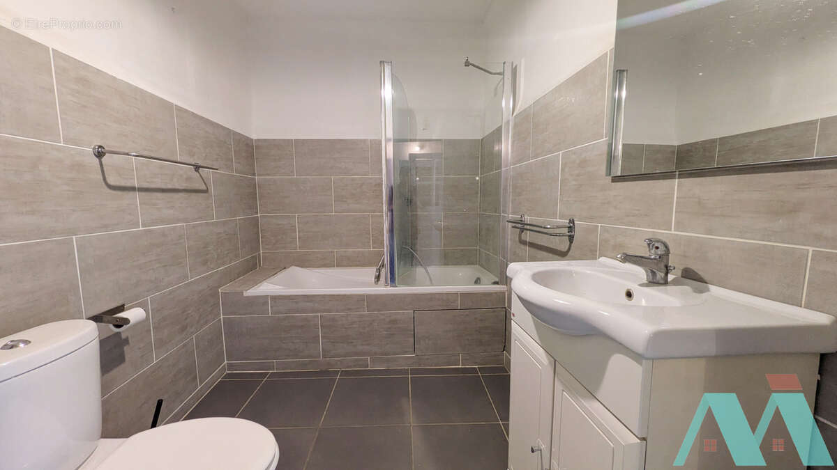 Appartement à SIGNES