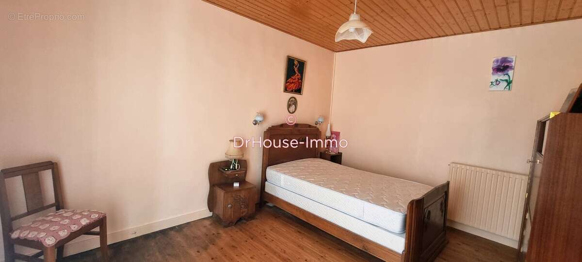 Maison 62 m² à Saint-Denis-Du-Payre  - photo 7