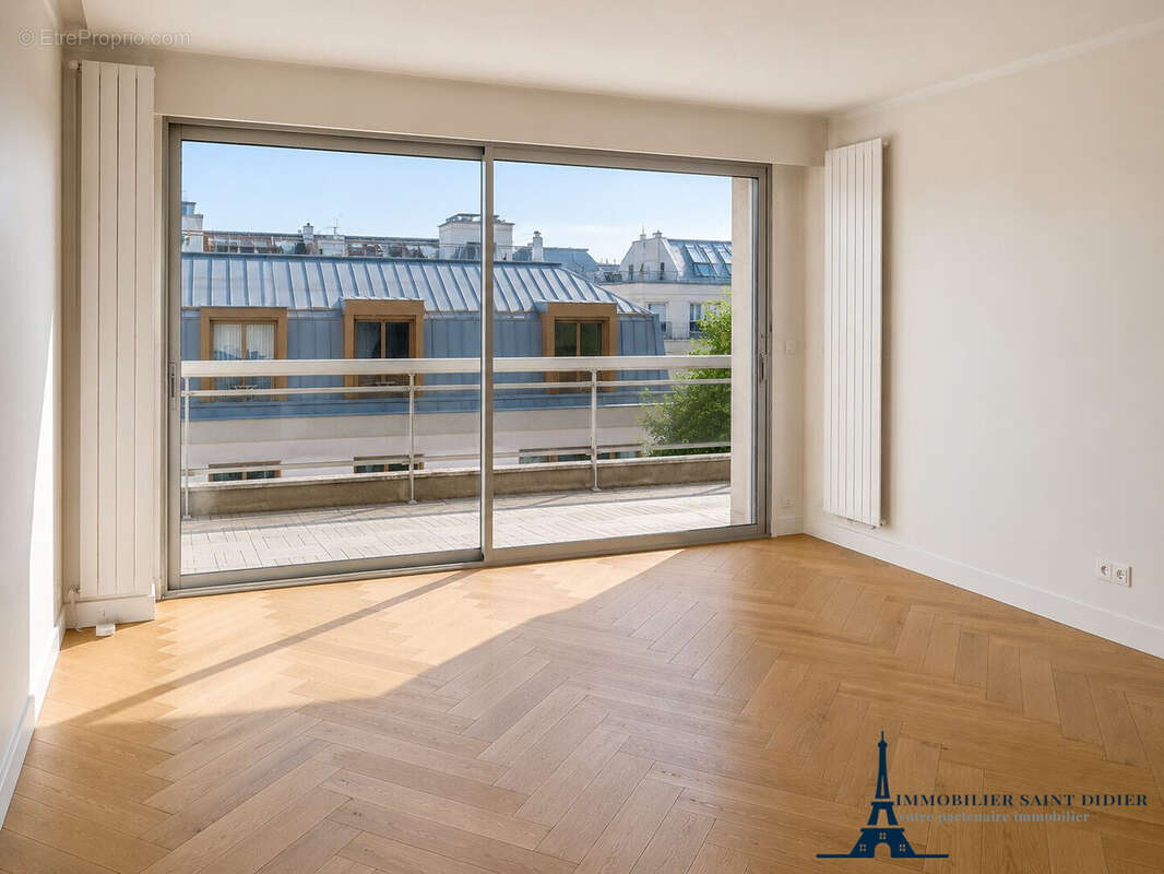 Appartement à PARIS-16E