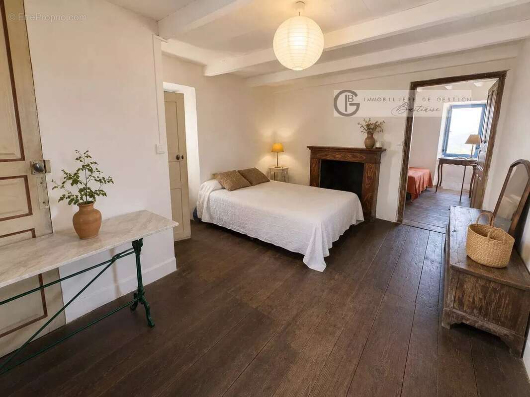 T3 de caractère au cœur d'un village corse - photo 2