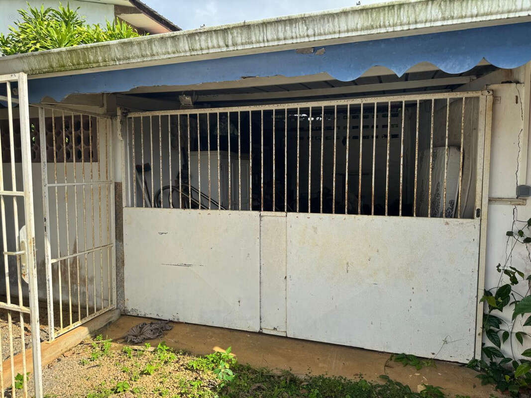 Maison à REMIRE-MONTJOLY