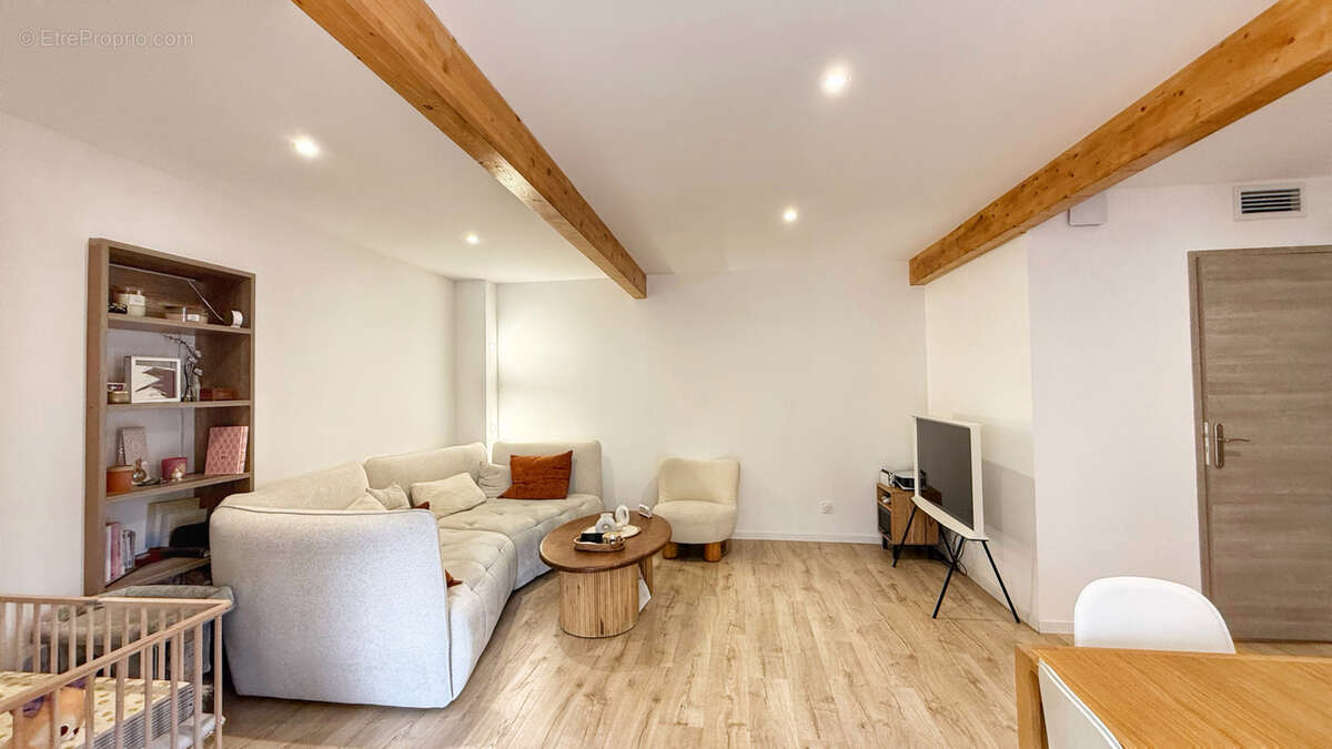 Appartement à RENAGE