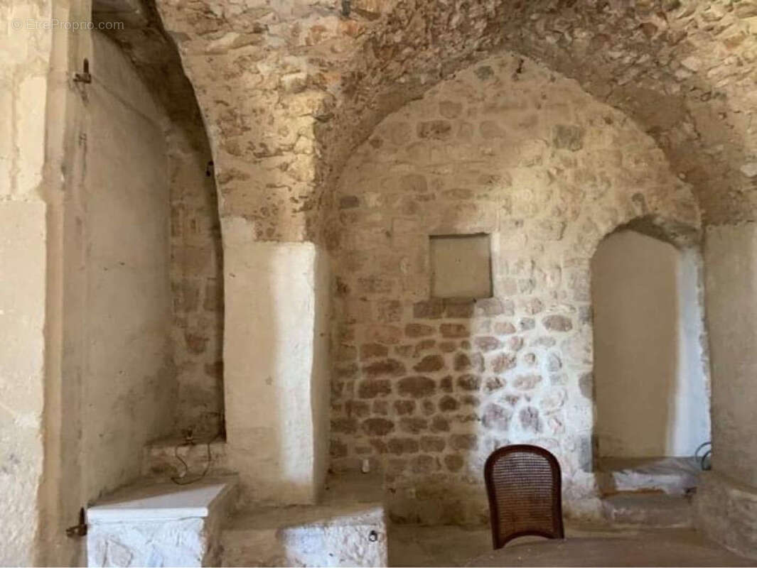 Maison à LA GARDE-ADHEMAR