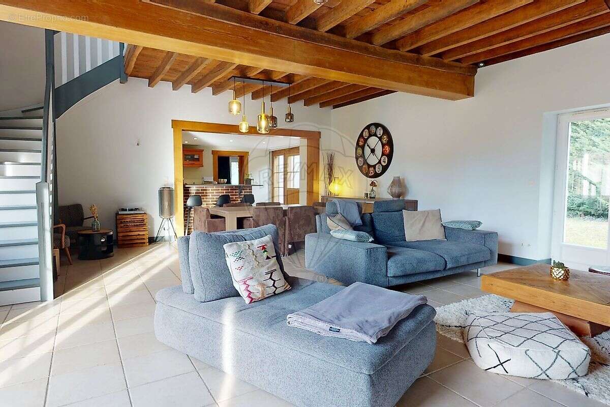 Maison à SAINT-JEAN-DE-BRAYE