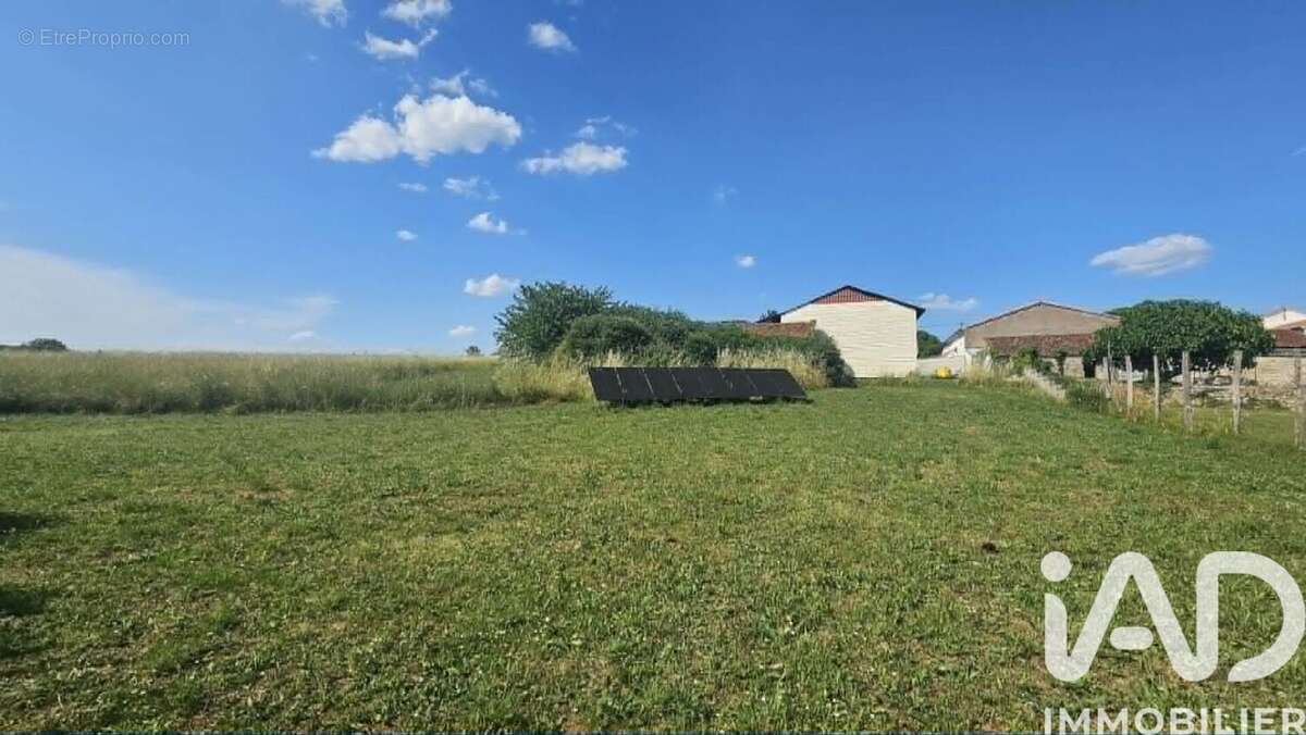 Photo 2 - Maison à AUNAC