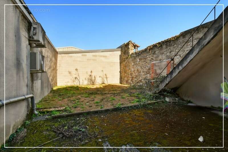 Investissement locatif ou implantation professionnelle : une opportunité à saisir ! à vendre CULAN (18) - photo 14
