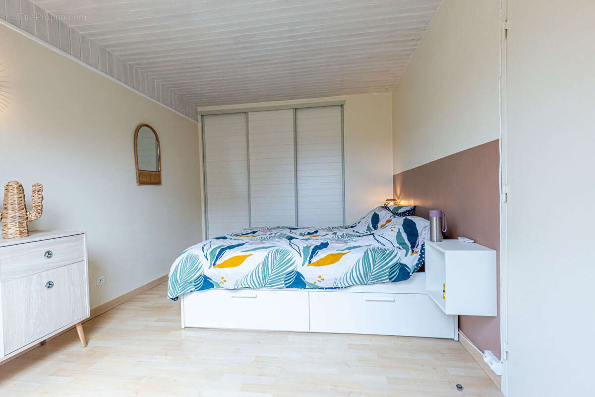 Agence immobiliere laforet - "monstera" - poisy - appartement duplex t4 de 96.01m² (84,05m2 carrez) - dernier etage - terrasse - - photo 12