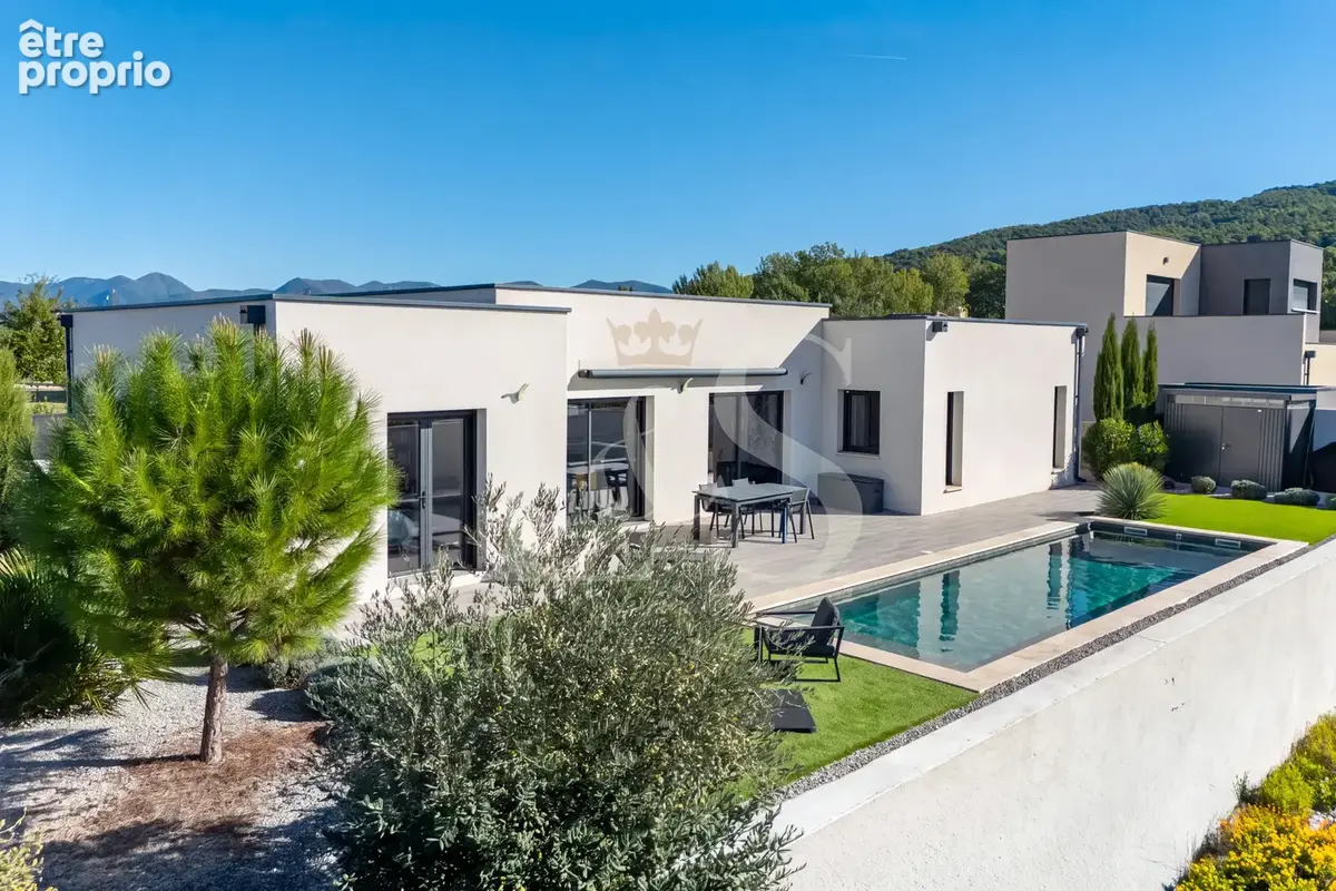 VAISON-LA-ROMAINE   Villa contemporaine de plain-pied, piscine et vue exceptionnelle sur les vignes et le chât - photo 1