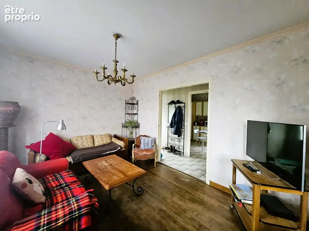 Plelan le Petit Bourg : Maison indépendante en pierre avec atelier d'artiste, potentiel de développement et joli terrain constru - photo 6